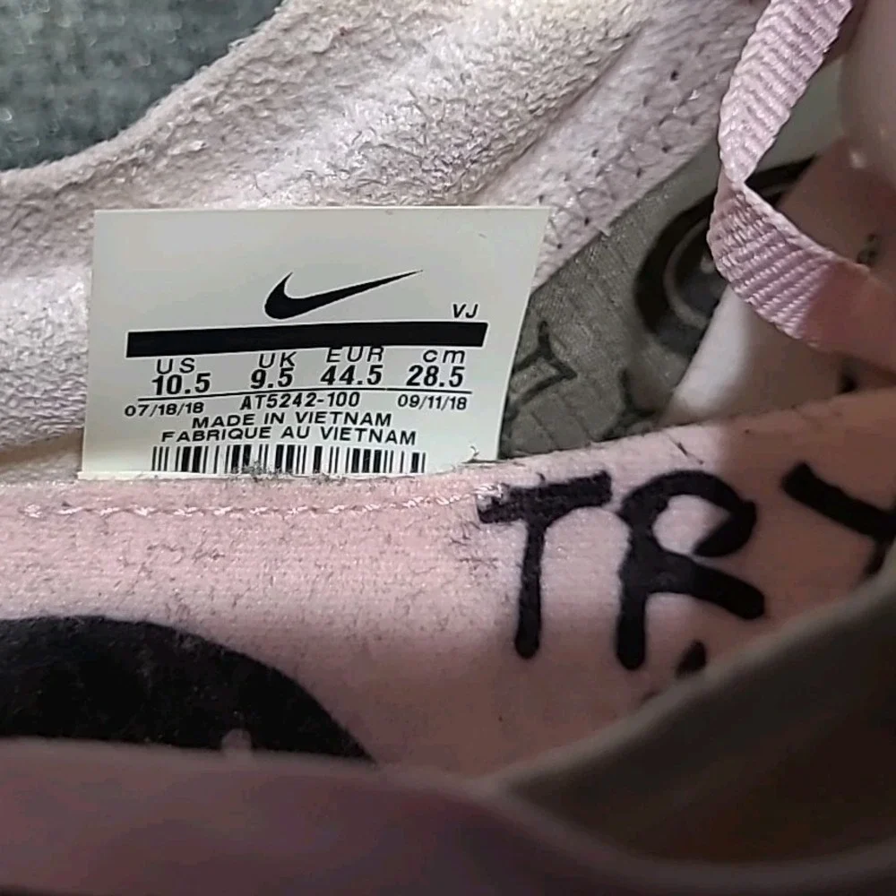 Nike Nathan Bell x Zoom Fly SP Doodles Size 10.5 AT5242-100 Men's Pink Sneakers